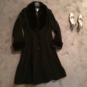 WOOL COAT W FAUX FUR EUC