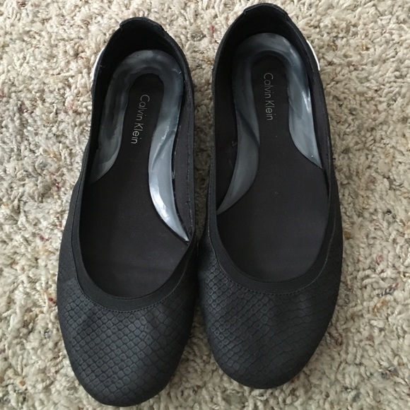 Calvin Klein black flats sz.8.5