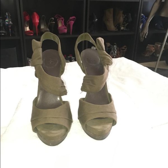 Jessica Simpson - Picture 1 of 4