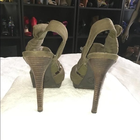 Jessica Simpson - Picture 2 of 4