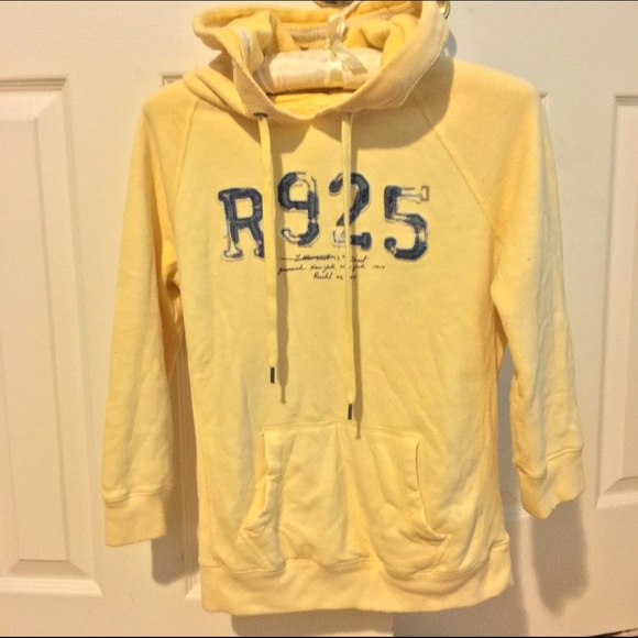 Ruehl yellow sweatshirt