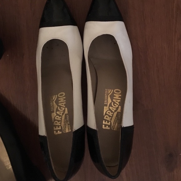Vintage Salvatore Ferragamo Leather Pumps