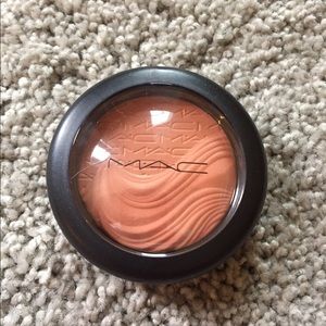 MAC "Blazing Haute" Extra Dimension Blush