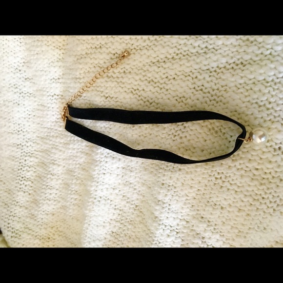 Pearl Choker