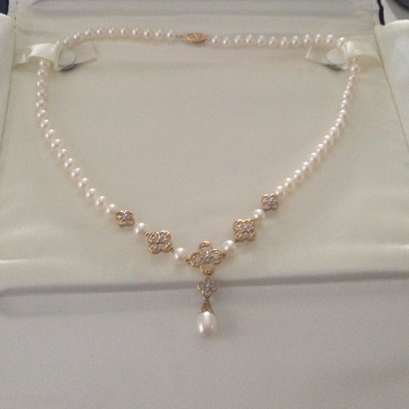 10k cultured pearl necklace