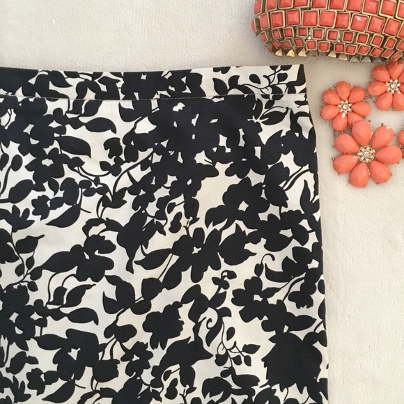 Old Navy Stretch Cotton Skirt