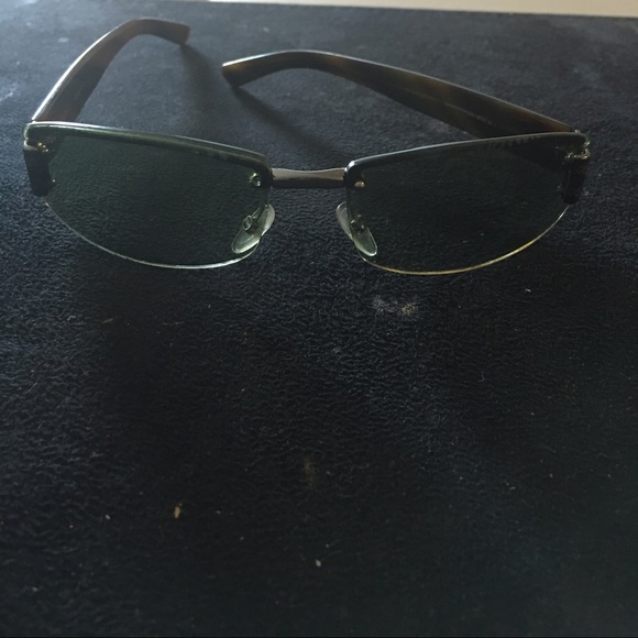 Gucci Sunglasses - Picture 1 of 3