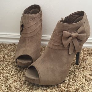 Bow Booties