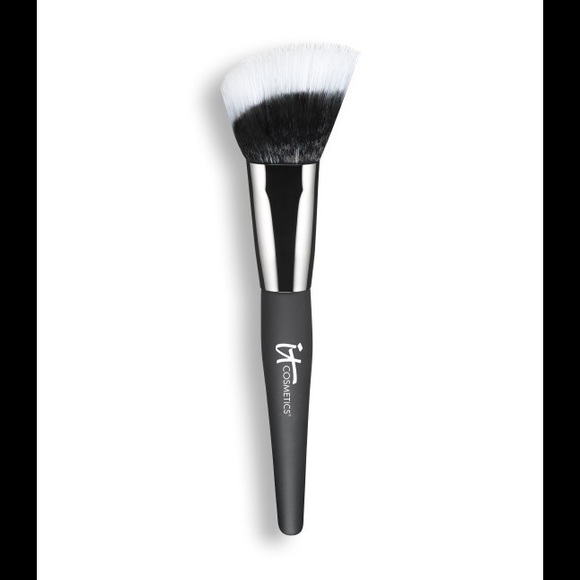 It Cosmetics Other - it Cosmetics Angled Radiance Brush