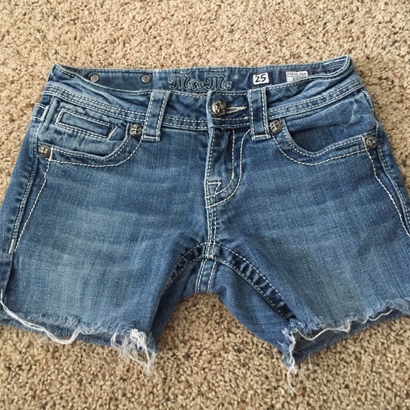 MISS ME SHORTS! size 25