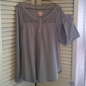 Lace and Shell Button Thermal