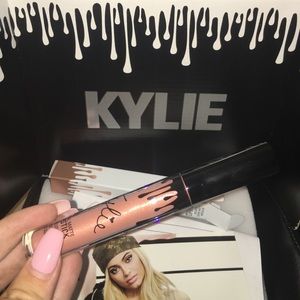 Kylie Metal Lipstick "HEIR"