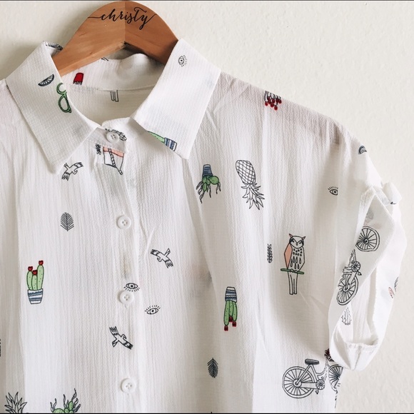 🎉HP🎉. Novelty Blouse 🌵🍍