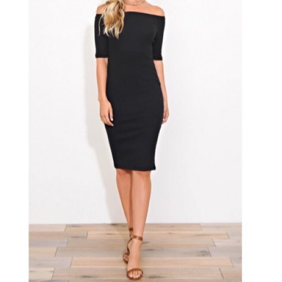 Dresses & Skirts - ✨LAST ONE✨ Black off the shoulder midi dress