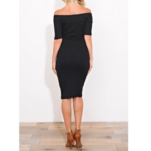 ✨LAST ONE✨ Black off the shoulder midi dress - Picture 3 of 3