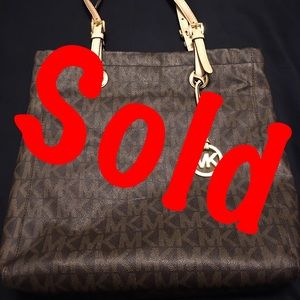 SOLD! Michael Kors MK Signature Print Jet Set Tote