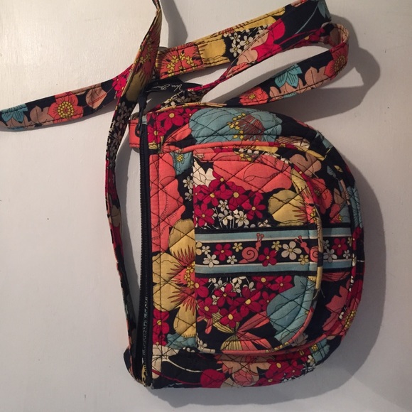 Vera Bradley Crossbody/purse, great condition!!