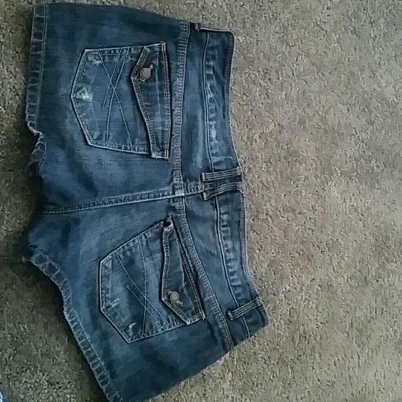 Shorts - Picture 2 of 4