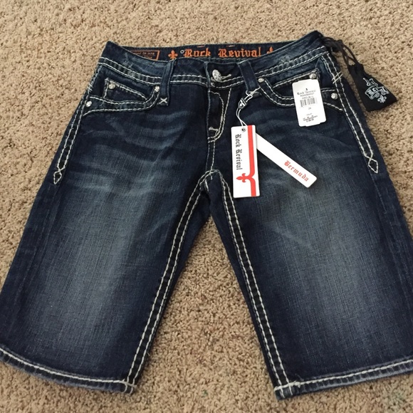 ROCK REVIVAL BERMUDA SHORTS! size 26