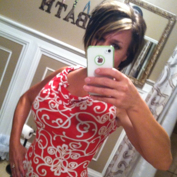 Reposhing red patterned top!!!