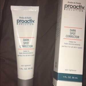 PROACTIVE DARK SPOT CORRECTOR SKIN LIGHTNER