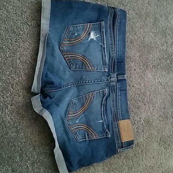 Ripped shorts - Picture 2 of 3