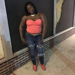 Meet your Posher, Angela