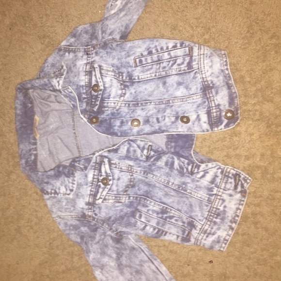 Jean Jacket - Picture 1 of 3