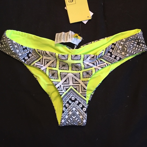 Billabong Other - Rip curl reversible cheeky bikini bottoms