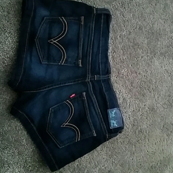 Shorts - Picture 2 of 4