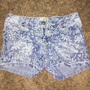 Printed shorts!!