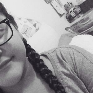 Meet your Posher, Crystal