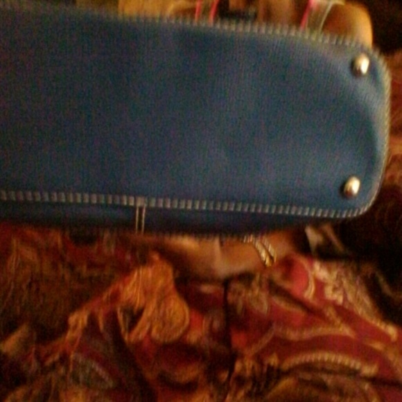 Purse - Picture 3 of 4