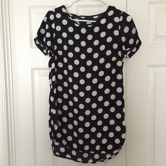Black & white polka dot top