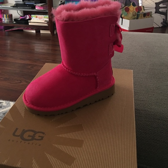 Ugg Bailey Bow toddler Reduced 1 HR