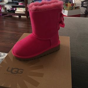 Ugg Bailey Bow toddler Reduced 1 HR