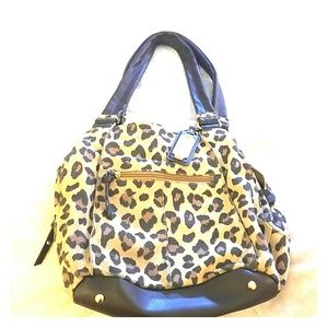 Genuine leather purse with polyester interior