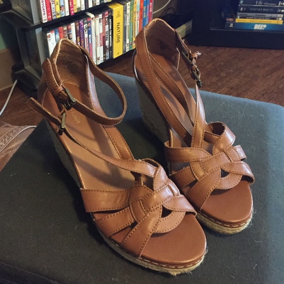 brown wedges