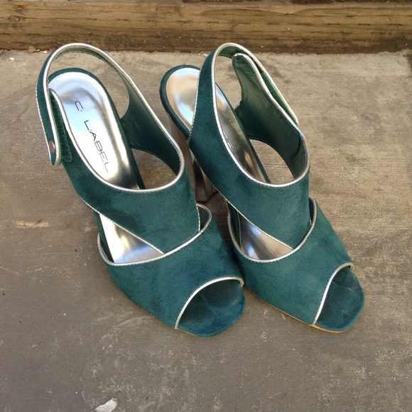 🔴 SOLD 🔴 Heels - Picture 3 of 3