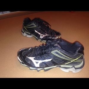 Mizuno Wave Lightning volleyball shoes