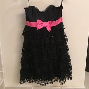 Betsy Johnson Evening. Black strapless mini dress
