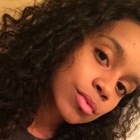 Meet your Posher, Aisha - Picture 1 of 1