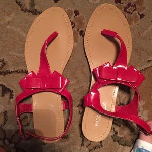 Red bow sandals