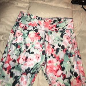AE active wear pants in size XL