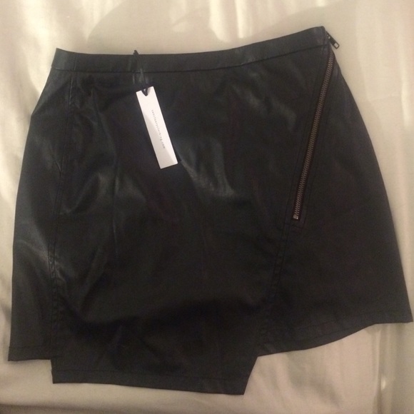 Leather Zip skirt