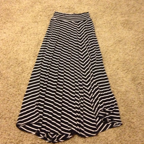 A and B studio maxi skirt