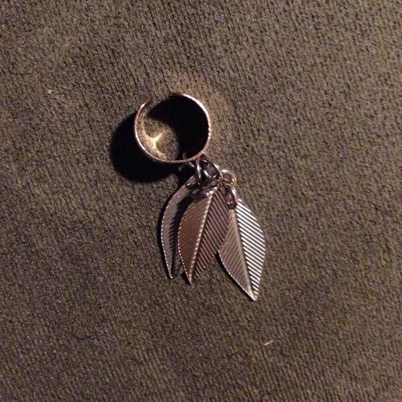 Ear Chain - Picture 2 of 3