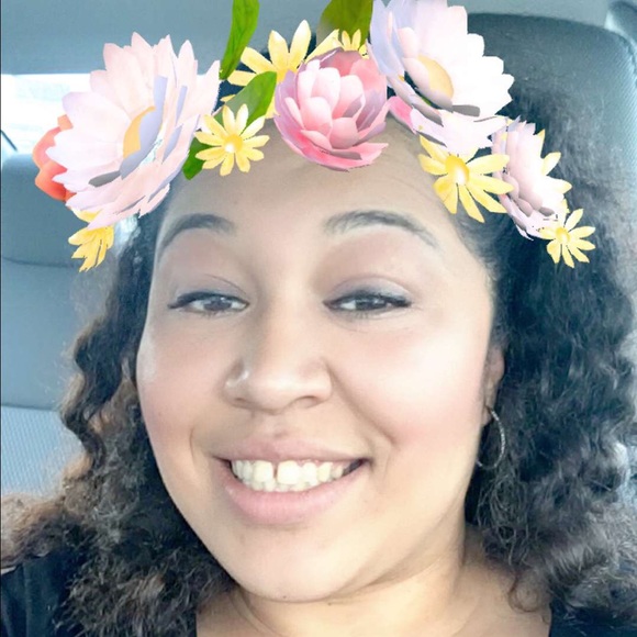 Meet your Posher, Whitney - Picture 2 of 3