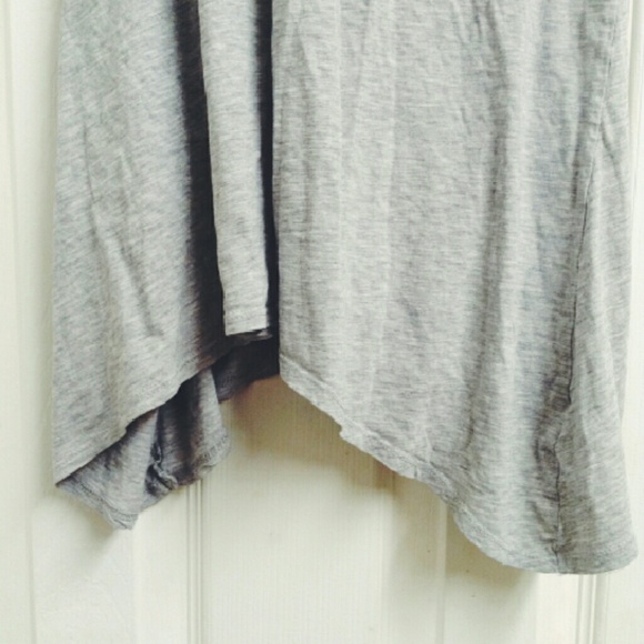 🚫SOLD🚫 💀 Gray Knotted Tank Top 💀 - Picture 3 of 4