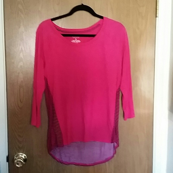 Hot pink and navy 3/4 length sleeved top.